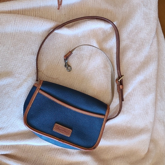 Dooney & Bourke Small East West Crossbody Tote - Lightweight Nylon Handbag (Black)
